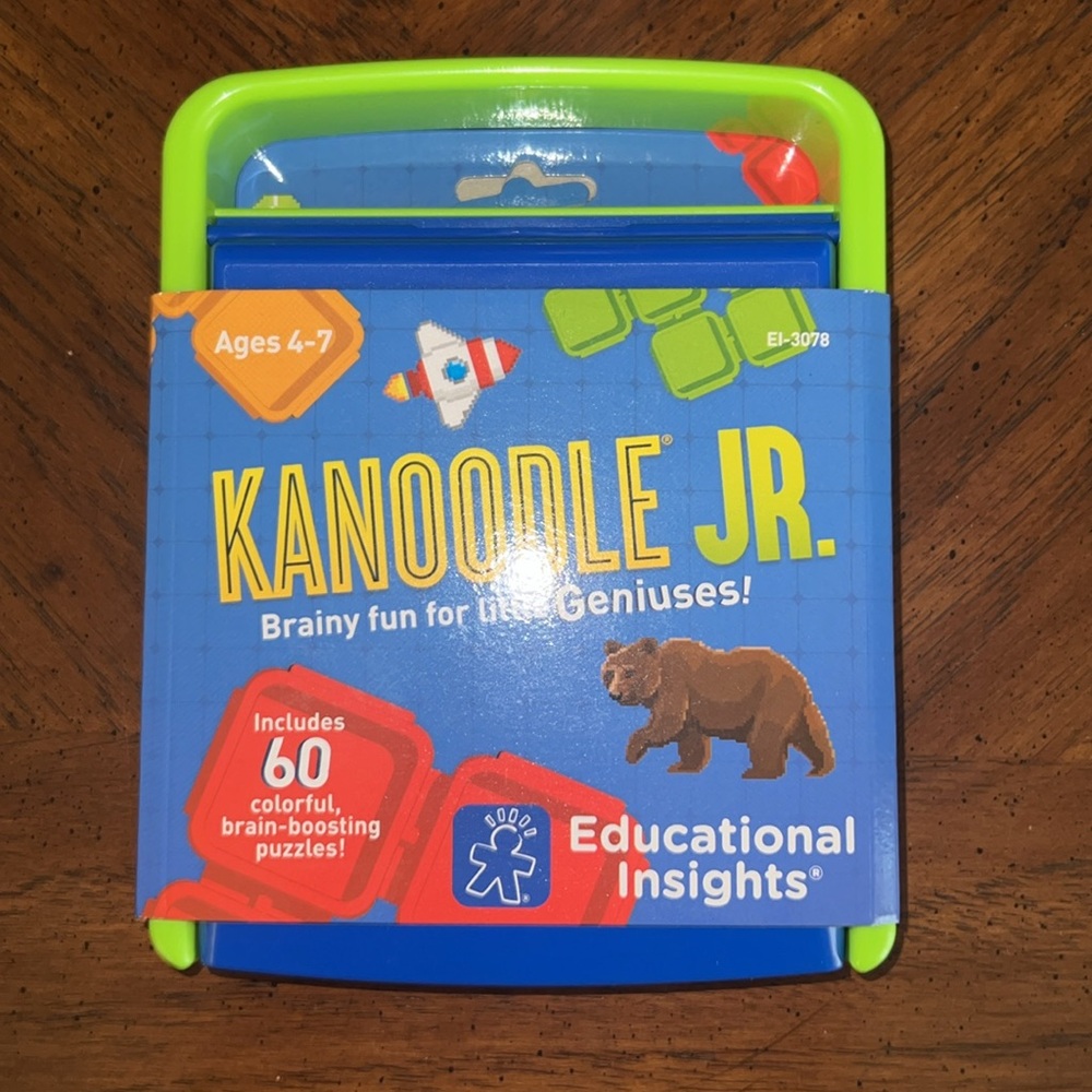 NWT Kanoodle Jr.